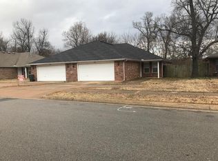 2784 W Wildwood Dr, Fayetteville, AR 72704