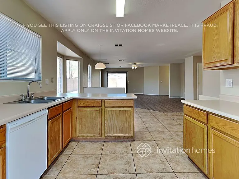3812 S 74th Dr — Photo 7