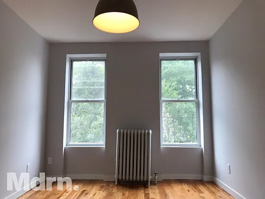 Rented by Mdrn Residential | media 13