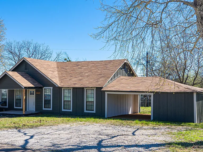 4200 Valview Dr — Photo 2