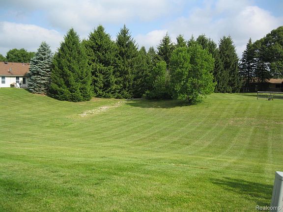 4th image of 138 Countryside Ln