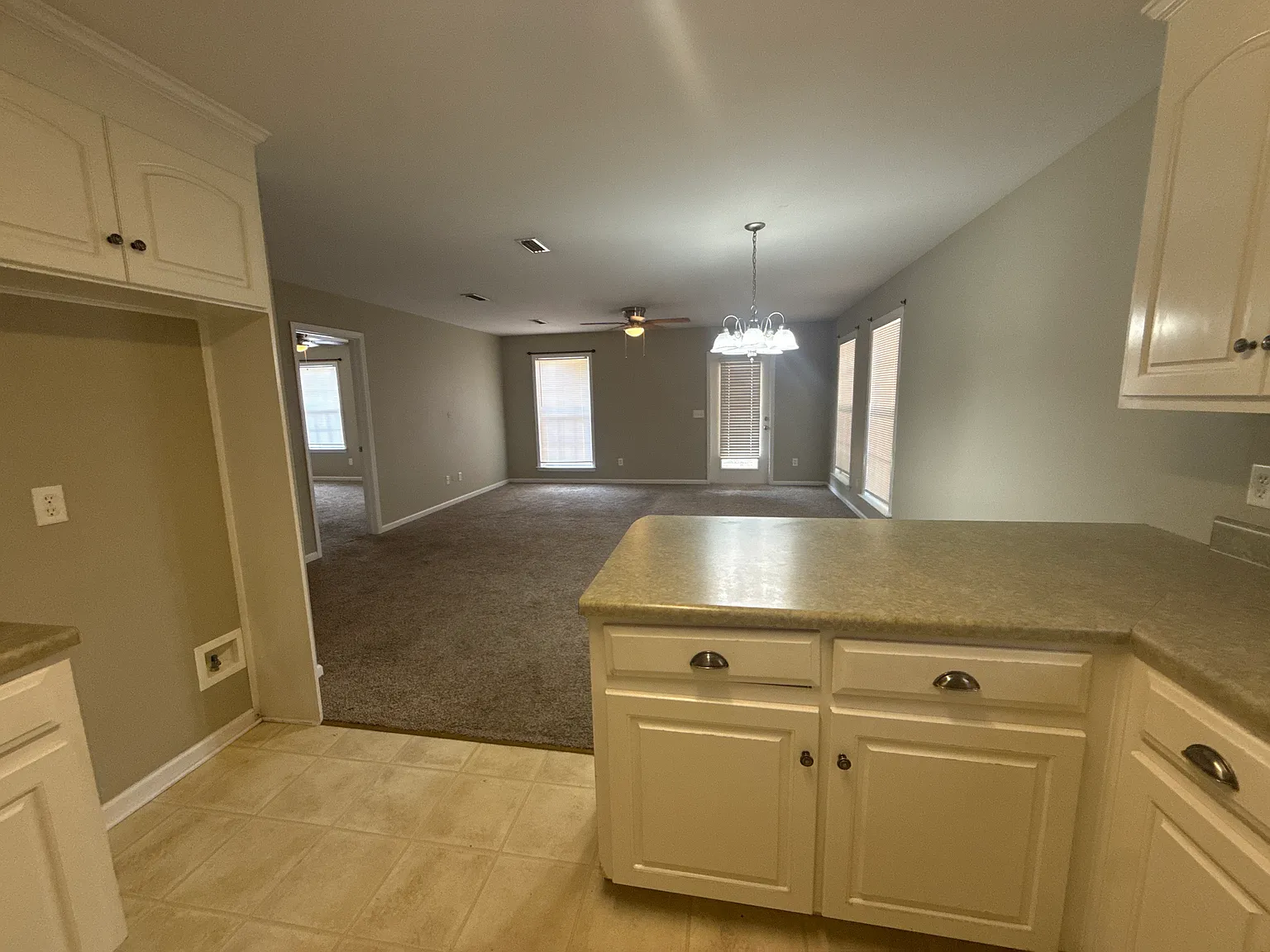 3 bed, 1361 sqft, $1,300 — Photo 3