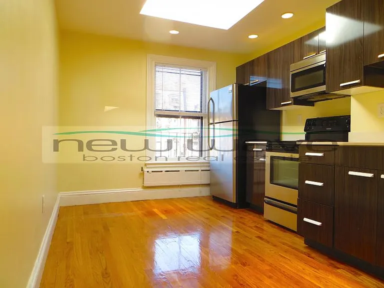 227 Newbury St #2 — Photo 11
