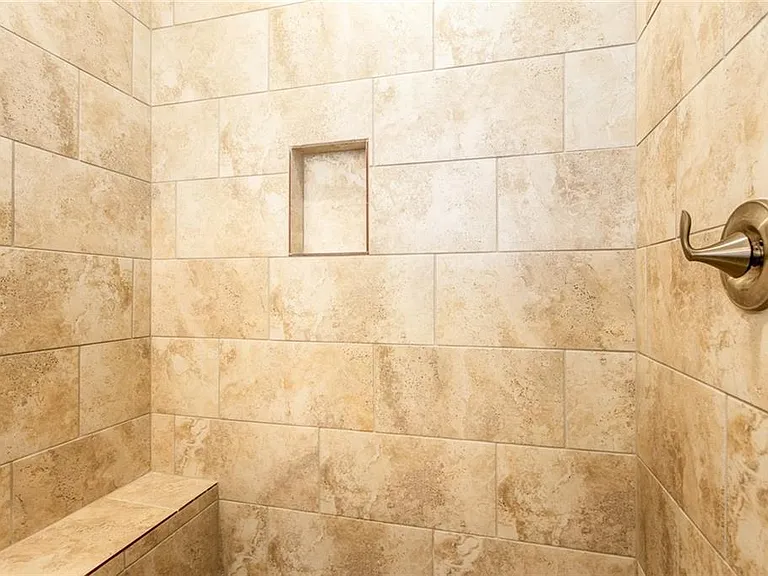 335 Beacons Pl — Photo 24