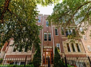 1425 W Victoria St #2, Chicago, IL 60660