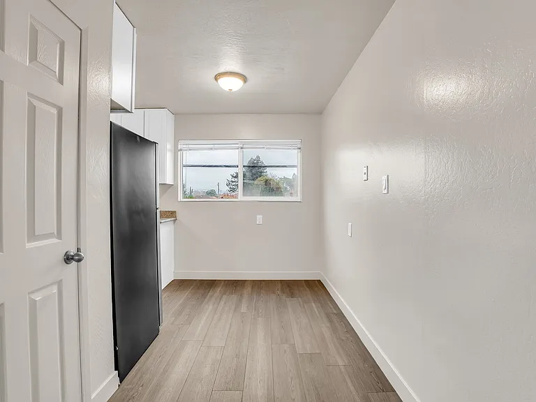 1085 143rd Ave #13 — Photo 3
