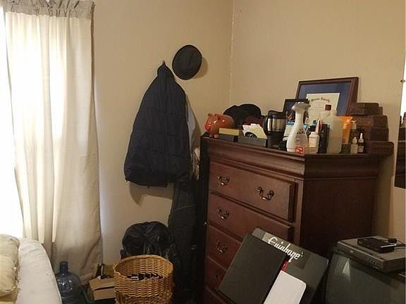 4th image of 111 Boyden St