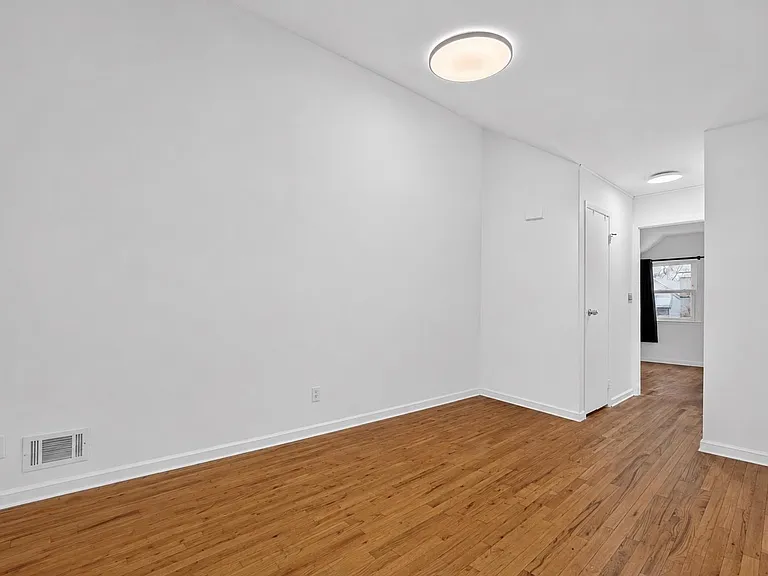 16 Crossgate Rd #2 — Photo 4