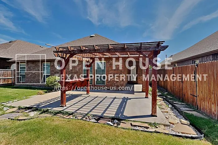 605 Stars Dr — Photo 18