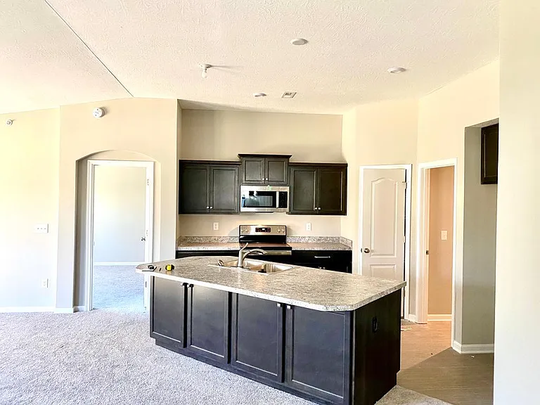 154 Old Pond Rd — Photo 4