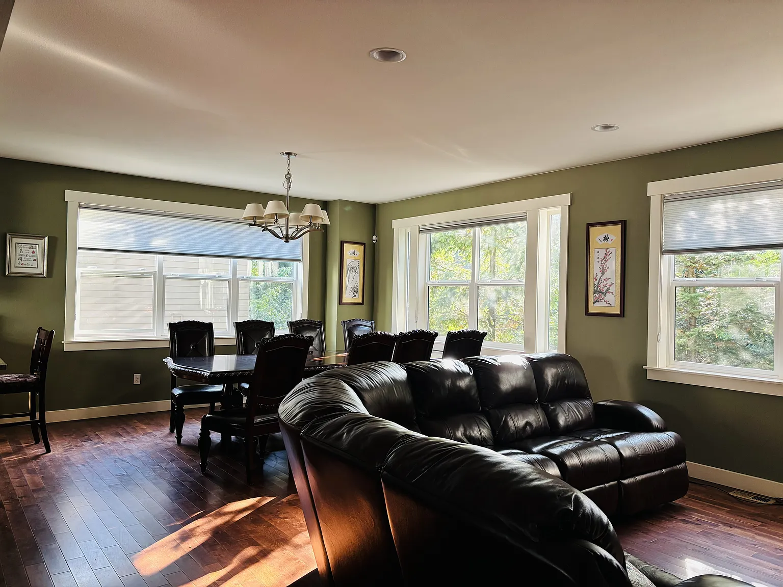 4 bed, 2400 sqft, $4,800 — Photo 4