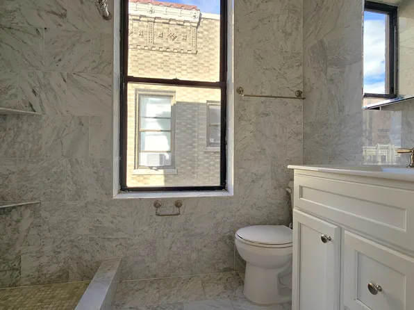 300 Fort Washington Avenue image 10 of 10