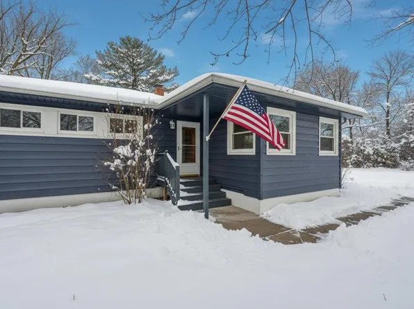 325 Church Hill Rd, Somerset, WI 54025