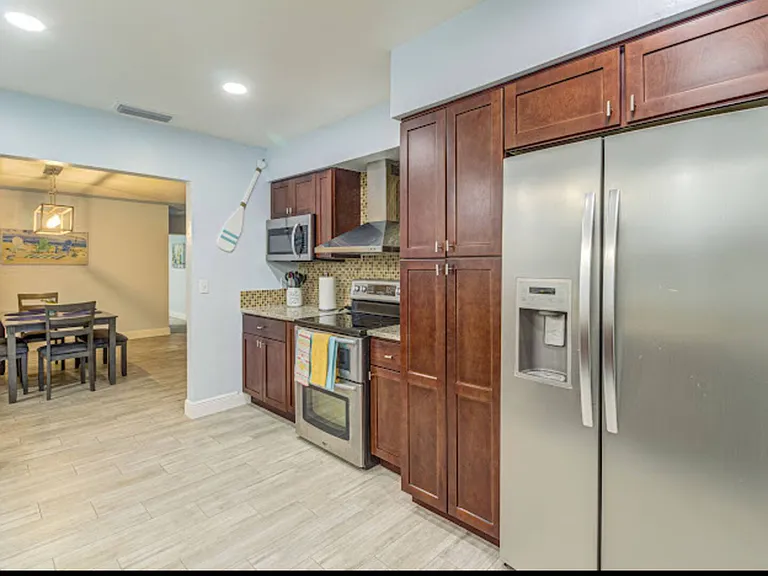 5151 Duhme Rd — Photo 11