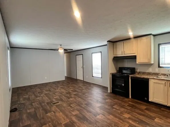 2156 James Boswell Rd Trailer 34, Burlington, NC 27217