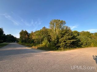 Maple Ridge Ct, Wetmore, MI 49895