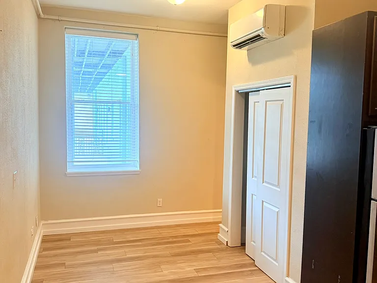 151 N Fountain St #203 — Photo 5