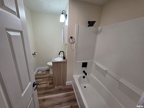 4th image of 3520 Ivanhoe Dr