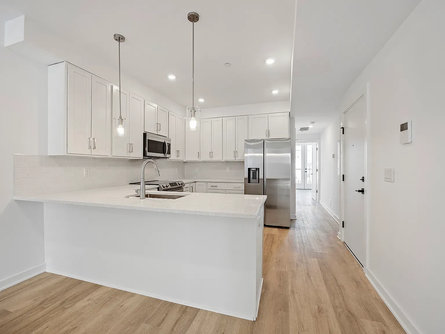 2327 Frankford Ave — Photo 4