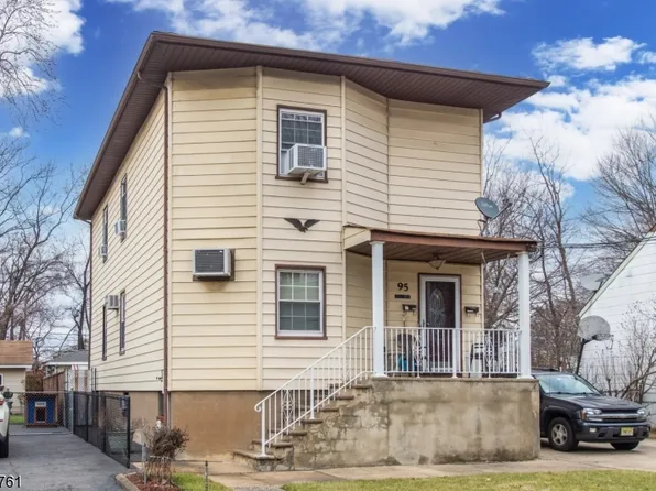 95 Chamberlain Ave, Elmwood Park Boro, NJ 07407