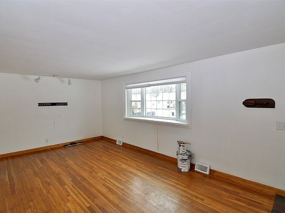 4th image of 706 Byford Blvd