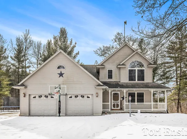1336 E Pakes Rd, Stanton, MI 48888