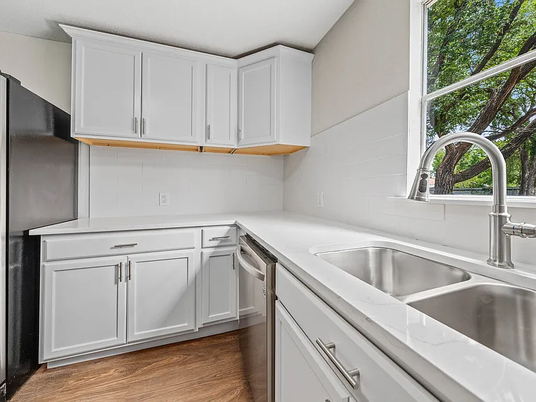 11700 N Oak St — Photo 27