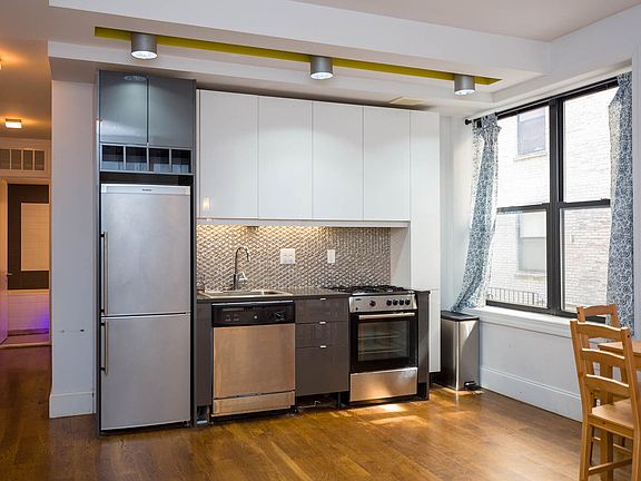 4th image of 1635 Putnam Ave APT 5G