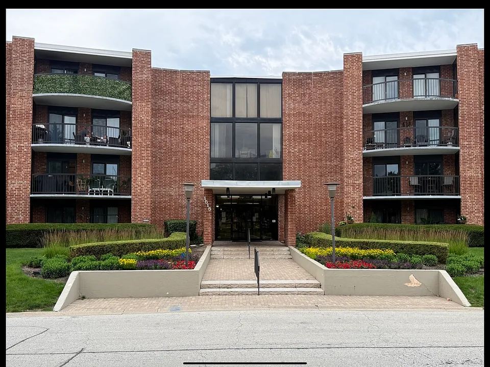 1515 E Central Rd