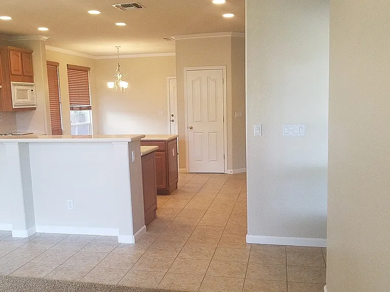 6145 Crater Lake Dr — Photo 33