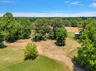 1 N Hinton Rd, Clarksville, TN 37043