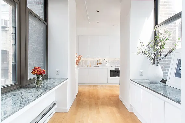 Sold by Brick&Mortar | media 52