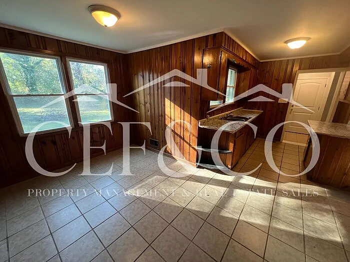3 bed, 2.0 bath, 1210 sqft, $1,195 — Photo 3