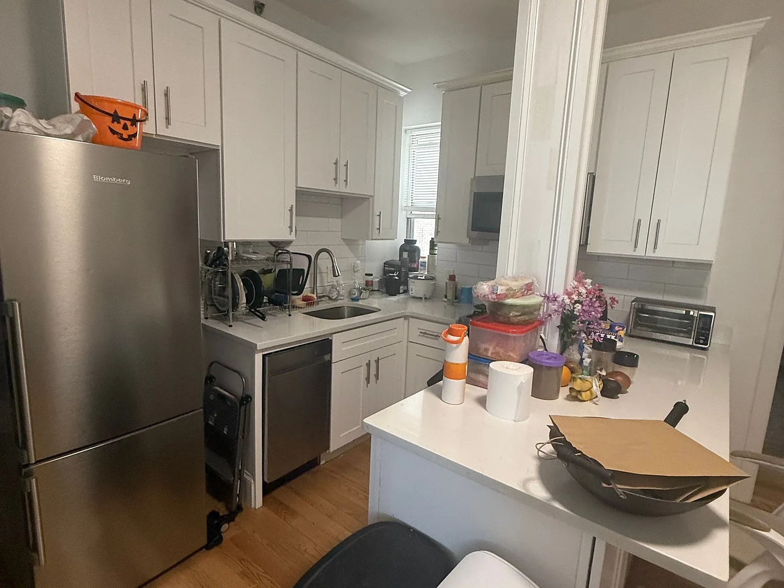 3 bed, 1.0 bath, $5,250 — Photo 1