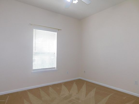3rd image of 2423 Creekfront Dr