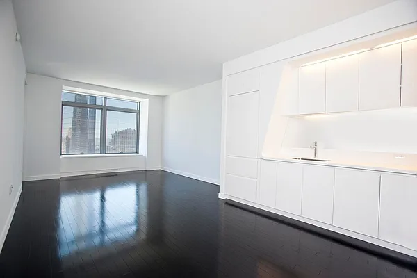 Rented by Compass | media 19