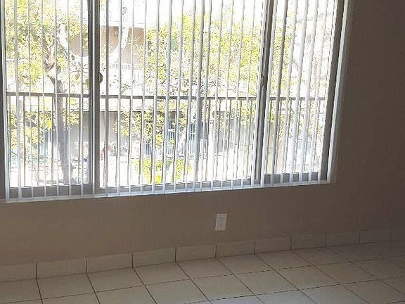 5th image of 525 S East St APT 7