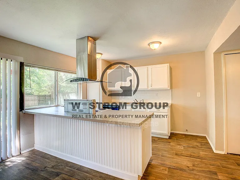 7801 Summerglen Rd — Photo 21