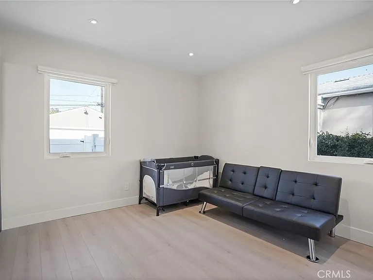 1239 N Reese Pl — Photo 16
