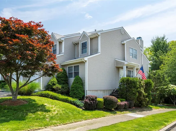 50 Deer Crossing Drive, Fishkill, NY 12524