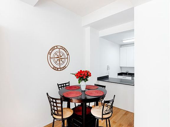 4th image of 99 John St APT 1407