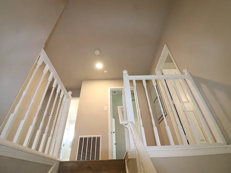 4606 Clay Dr — Photo 4