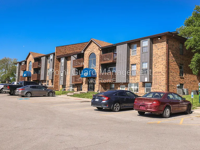 The Vincent Apartments — Photo 43