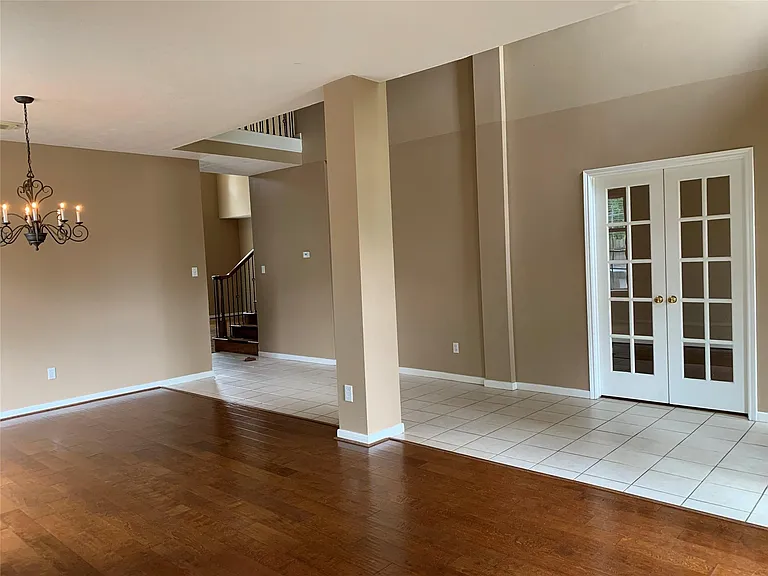 20703 Riviere Ln — Photo 5