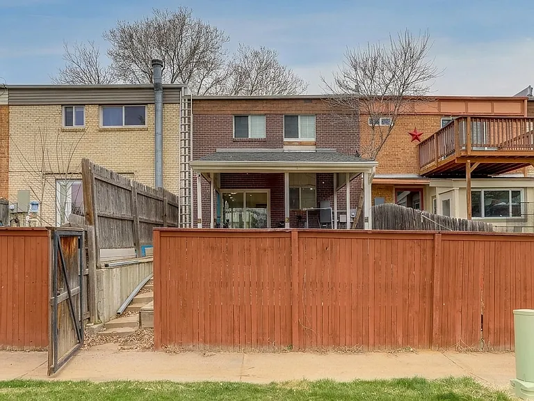 11646 Lincoln St — Photo 61