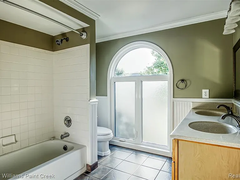 1346 Arbor Creek Dr — Photo 29