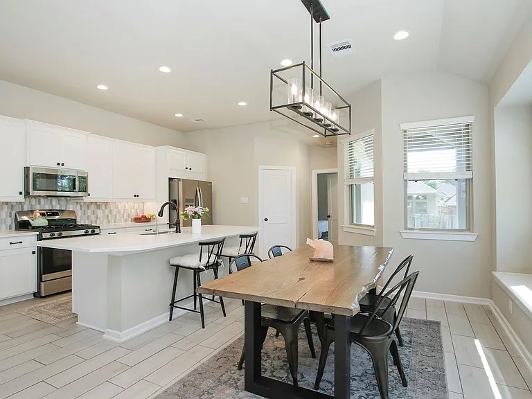 320 Rise Ln — Photo 18