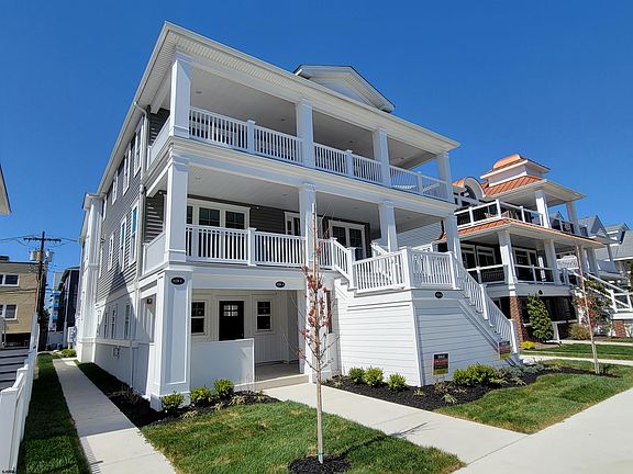 2nd image of 928 Ocean Ave #A