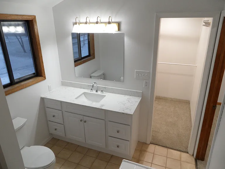 921 Onondaga St — Photo 40