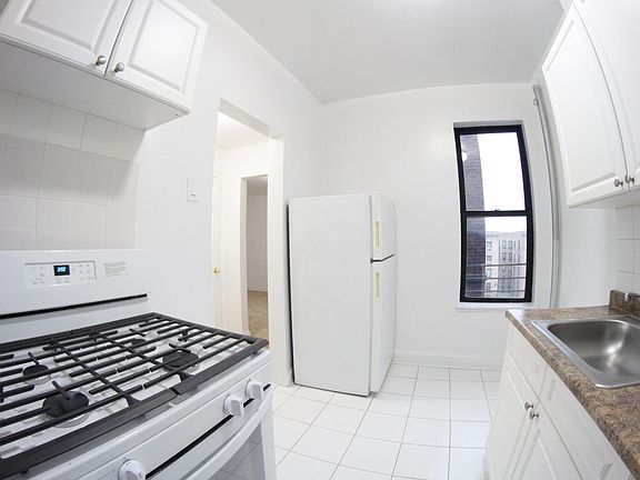 4th image of 2095 Grand Concourse #34-01